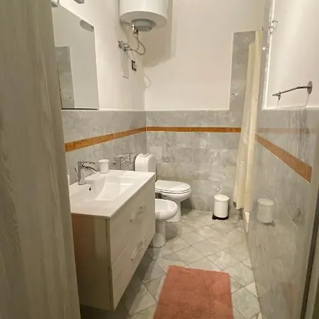 多拉丽丝住宿加早餐旅馆 4* 卡塔尼亚